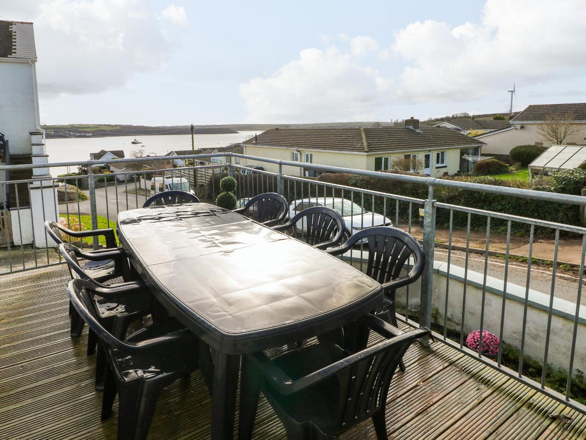 Oakdene Villa Milford Haven Exterior photo